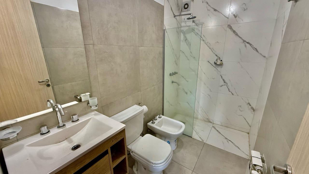 VENTA DEPARTAMENTO 1 DORMITORIO Y COCHERA-CENTRO -CARLOS PAZ