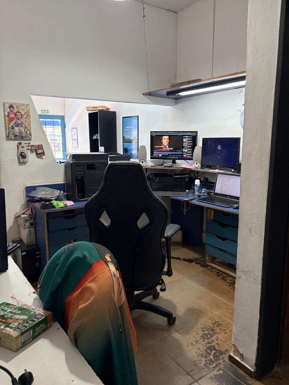 Se vende local en Av. Recta Martinolli al 8100