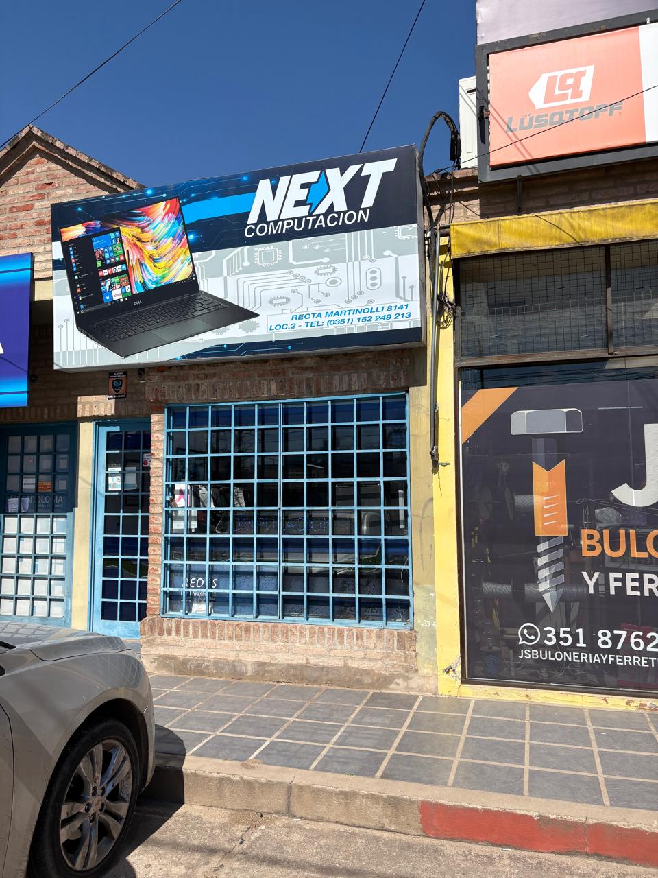 Se vende local en Av. Recta Martinolli al 8100