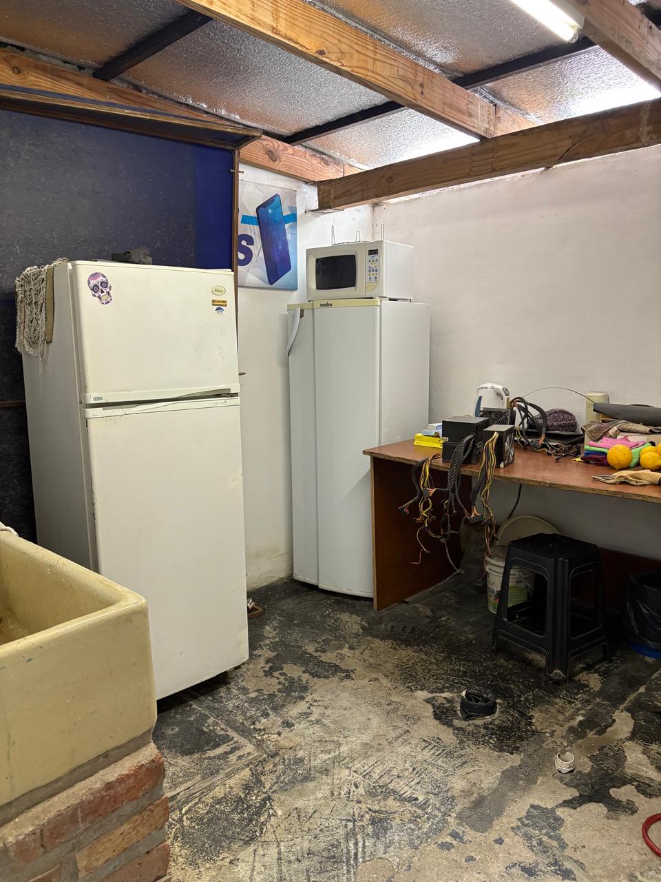 Se vende local en Av. Recta Martinolli al 8100