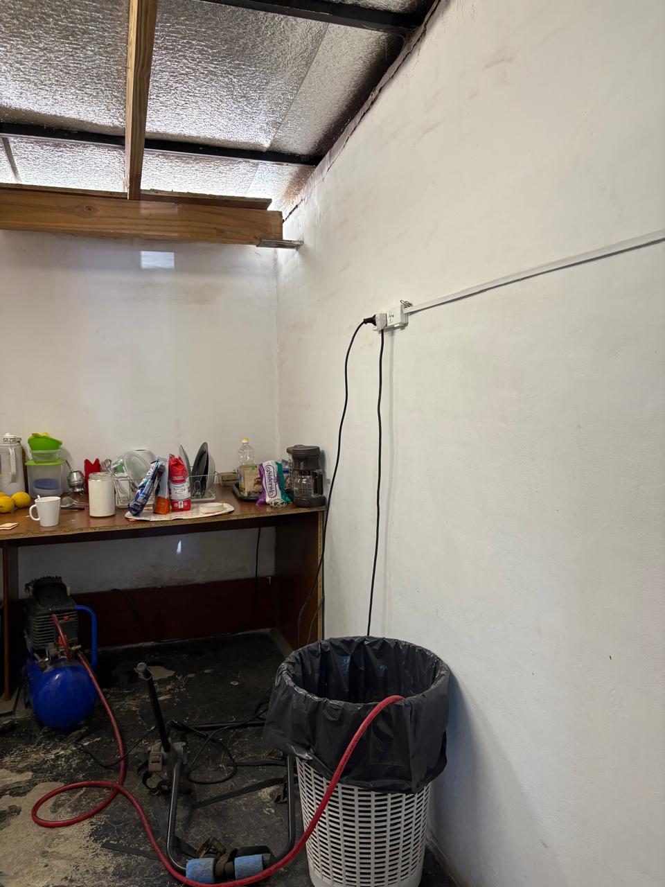 Se vende local en Recta Martinolli al 8100