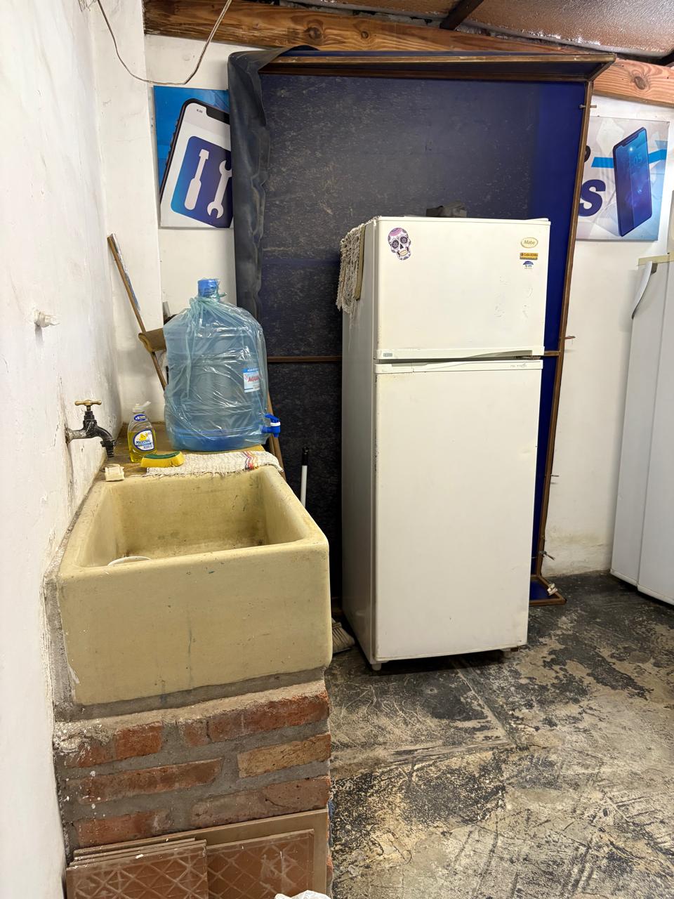 Se vende local en Recta Martinolli al 8100