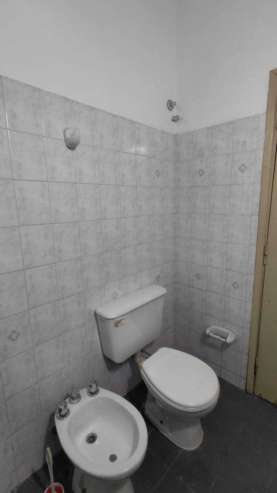 ALQUILA DEPARTAMENTO 2 DORM.-1 ESCRITORIO-  BARRIO COLÓN