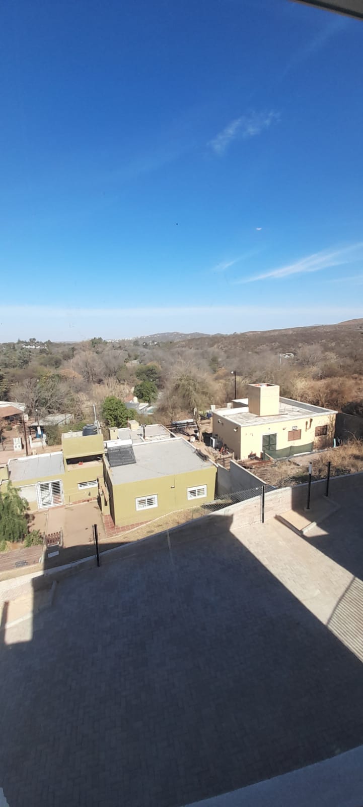 Duplex dos dormitorios en villa allende housing cerrado