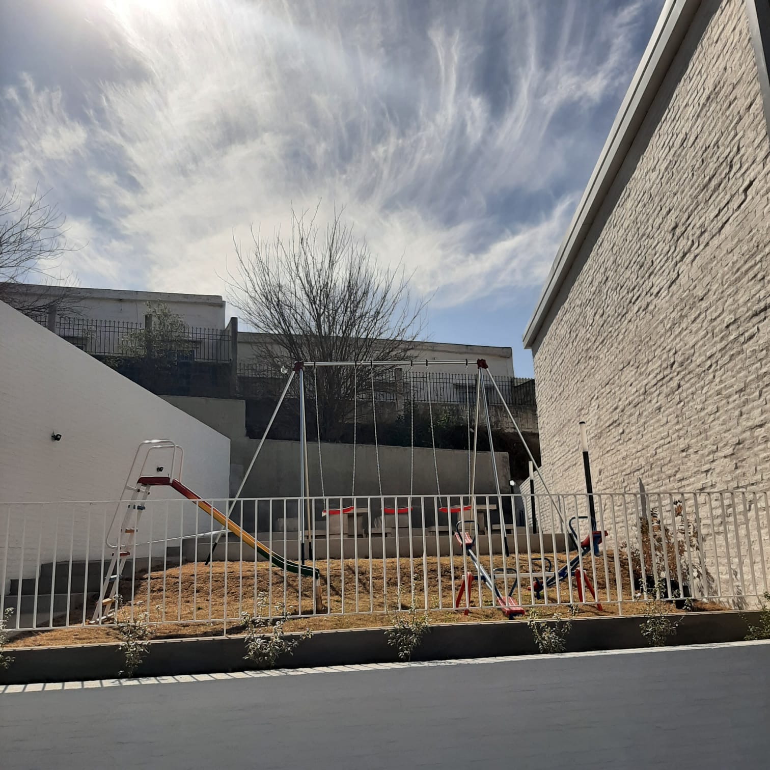 Duplex dos dormitorios en villa allende housing cerrado