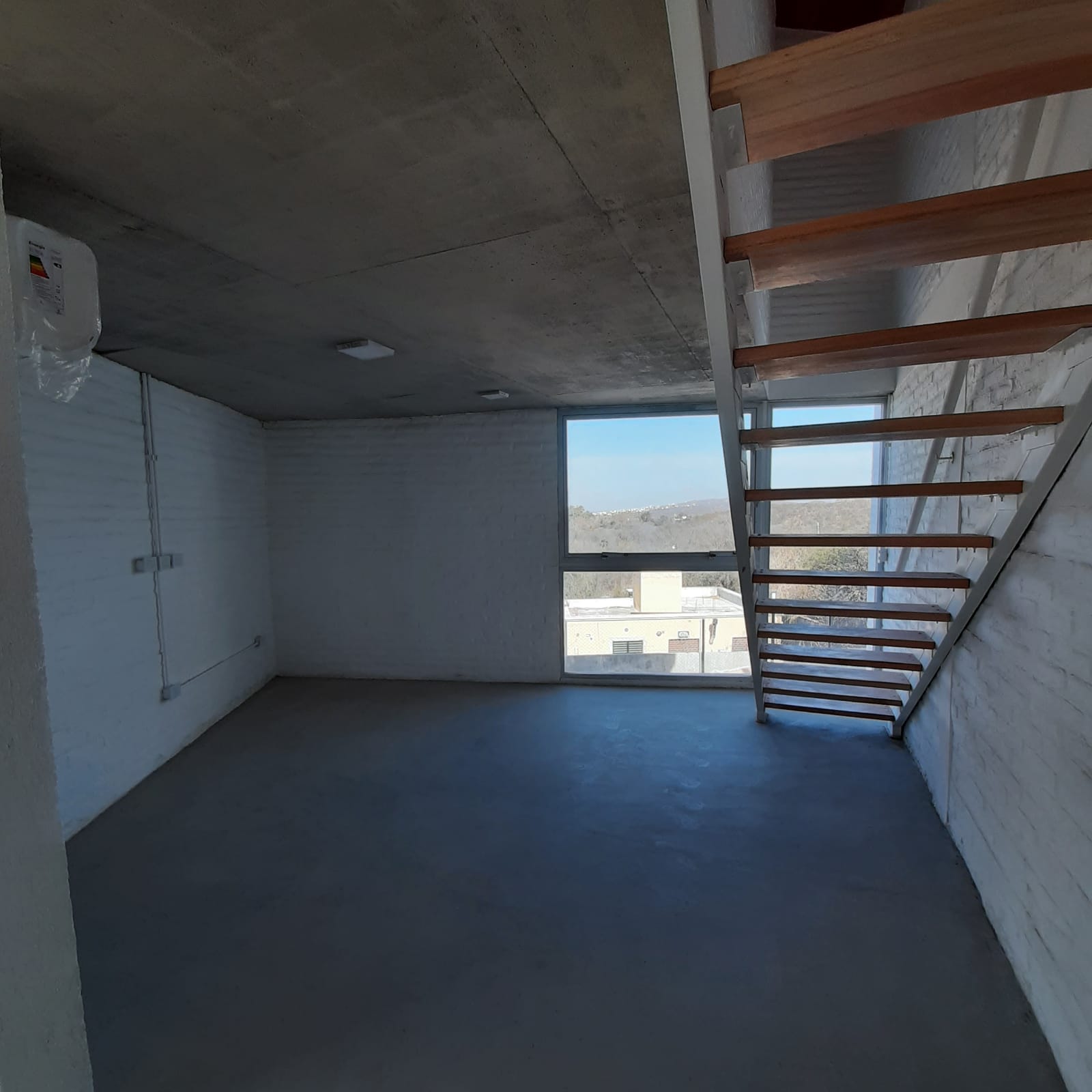 Duplex dos dormitorios en villa allende housing cerrado