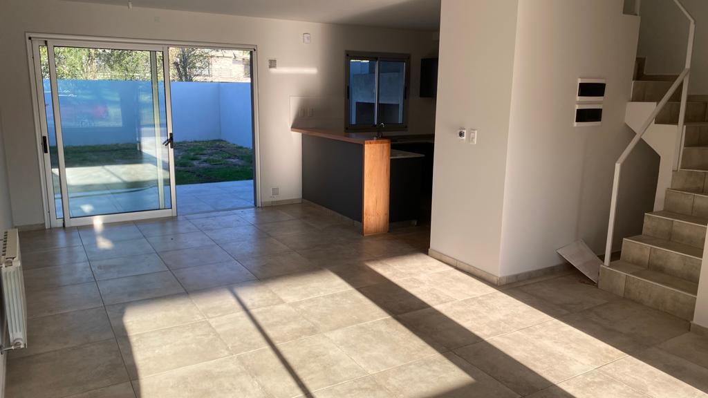 ALQUILER DUPLEX La Luisita 3 Dormitorios 3 Baños Patio