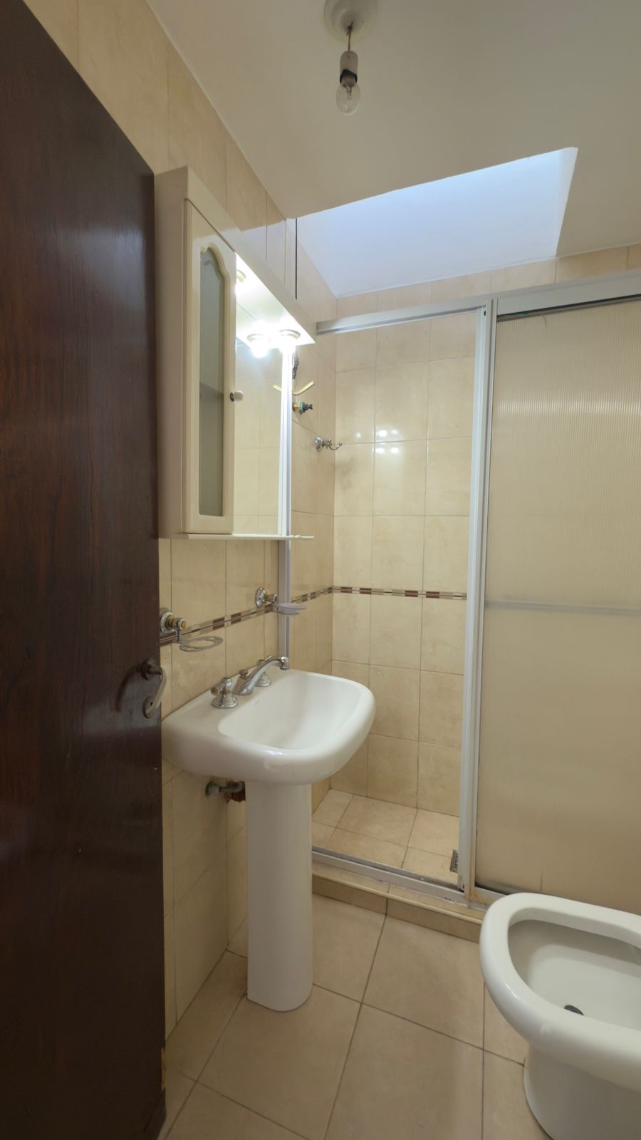 Alquiler  Departamento en Planta Alta sin Expensas barrio Talleres