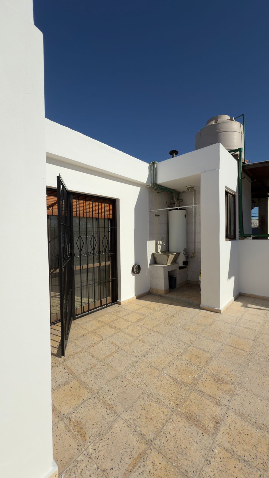 Alquiler  Departamento en Planta Alta sin Expensas barrio Talleres