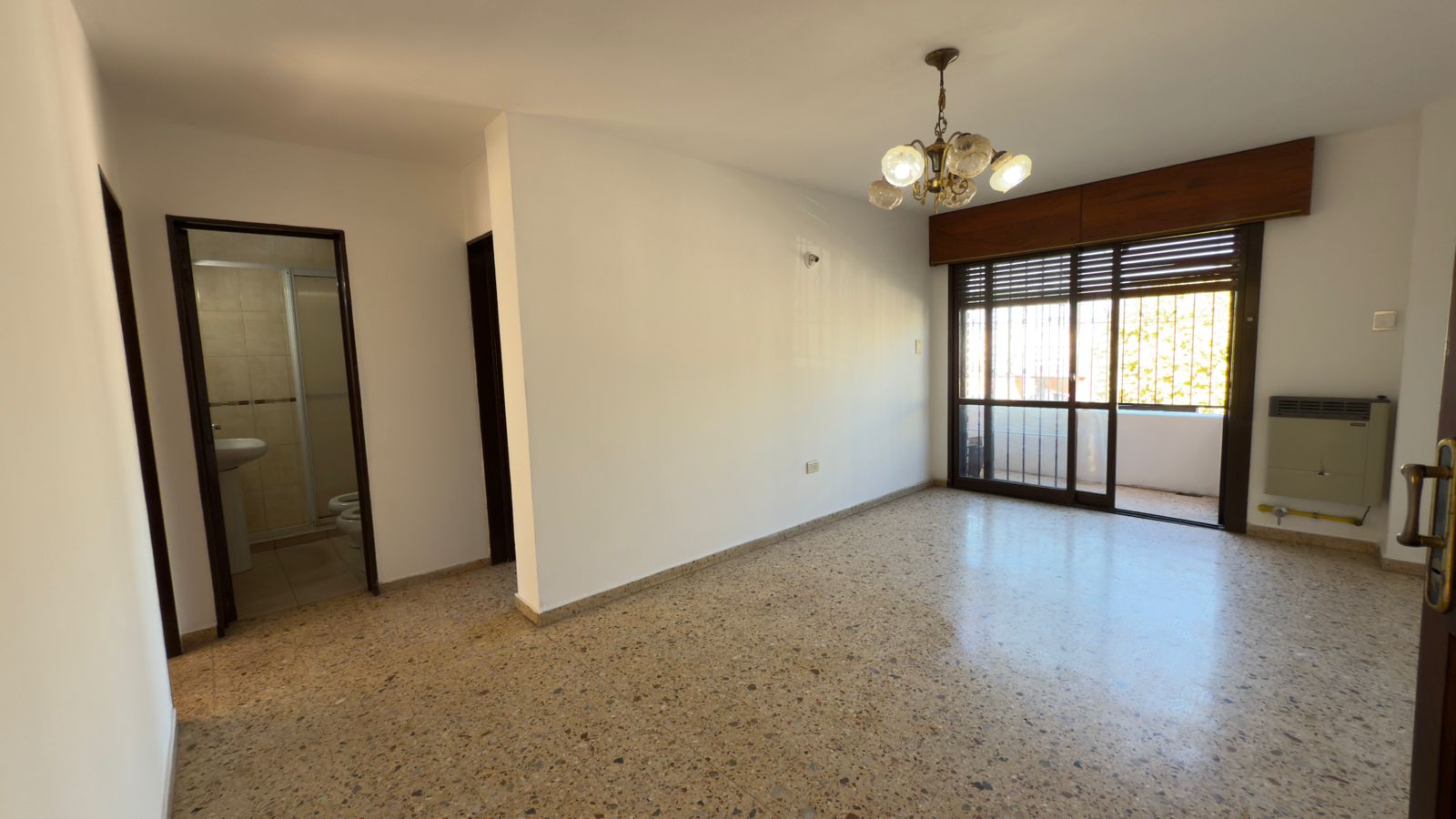 Alquiler  Departamento en Planta Alta sin Expensas barrio Talleres