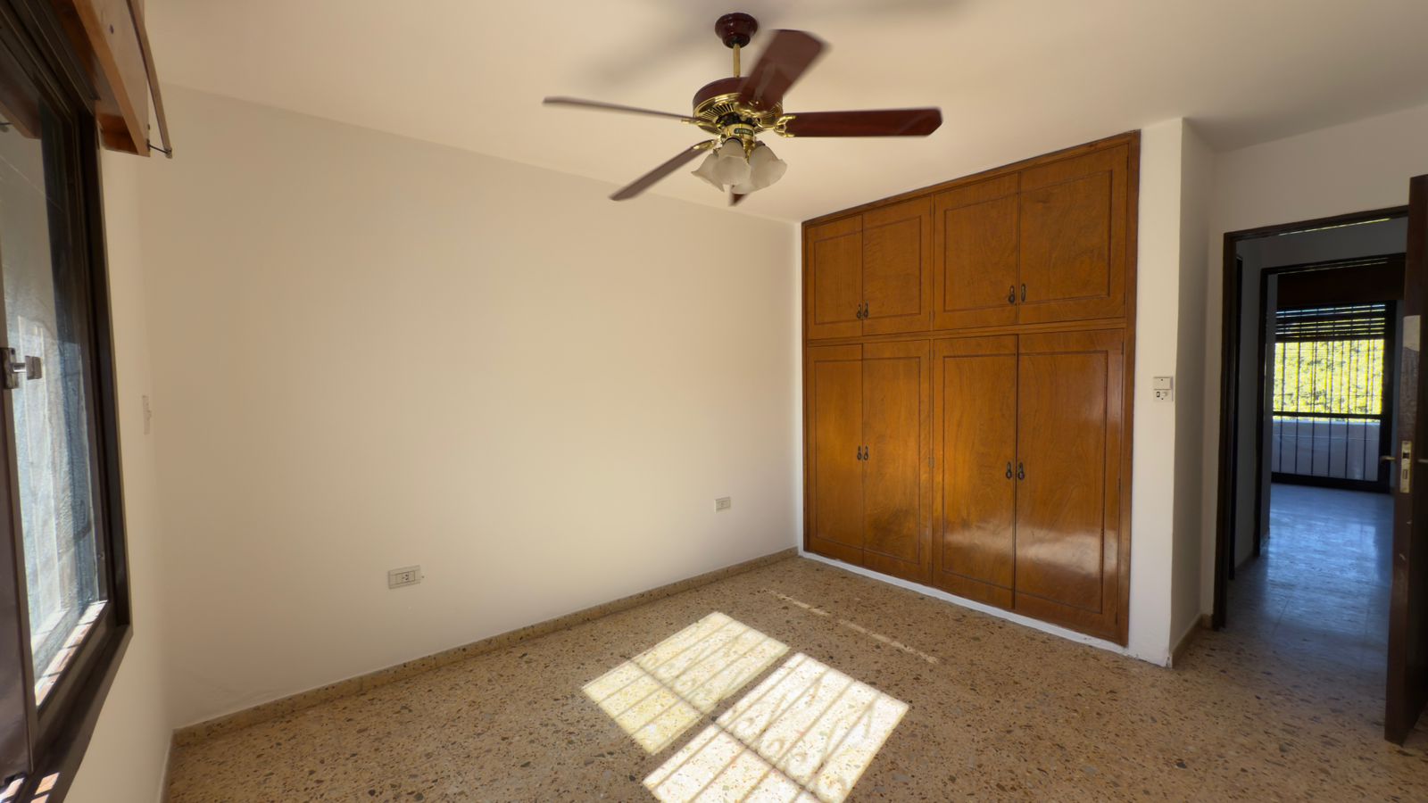 Alquiler  Departamento en Planta Alta sin Expensas barrio Talleres