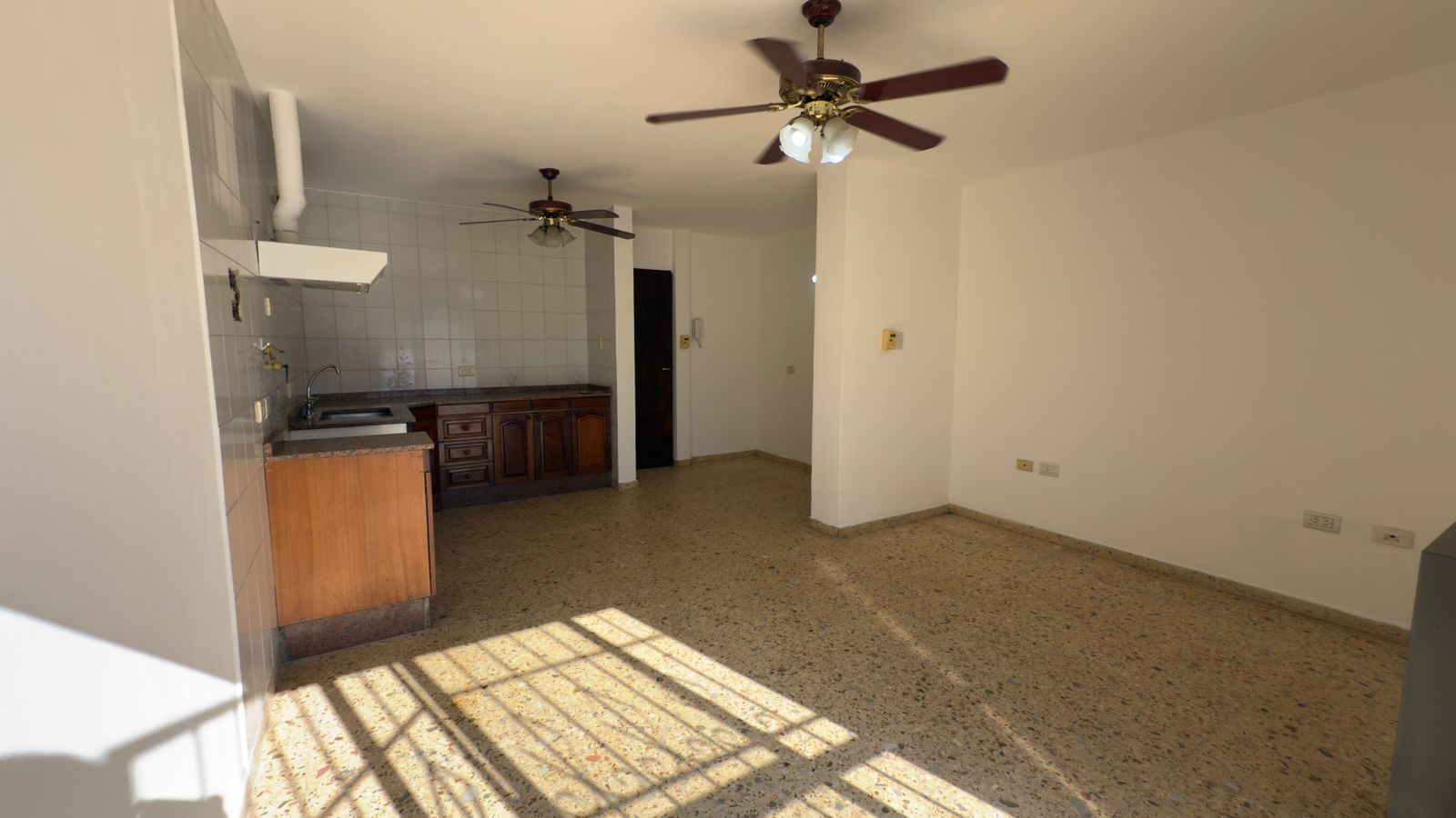 Alquiler  Departamento en Planta Alta sin Expensas barrio Talleres