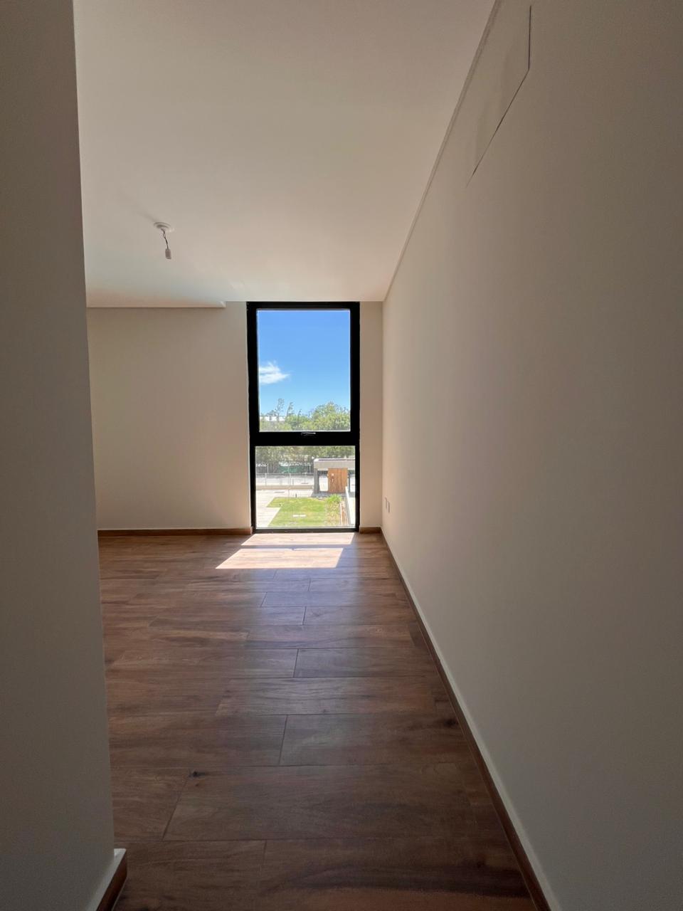 ALQUILER Depto 2 Dormitorios Cochera Seguridad Opera Plaza