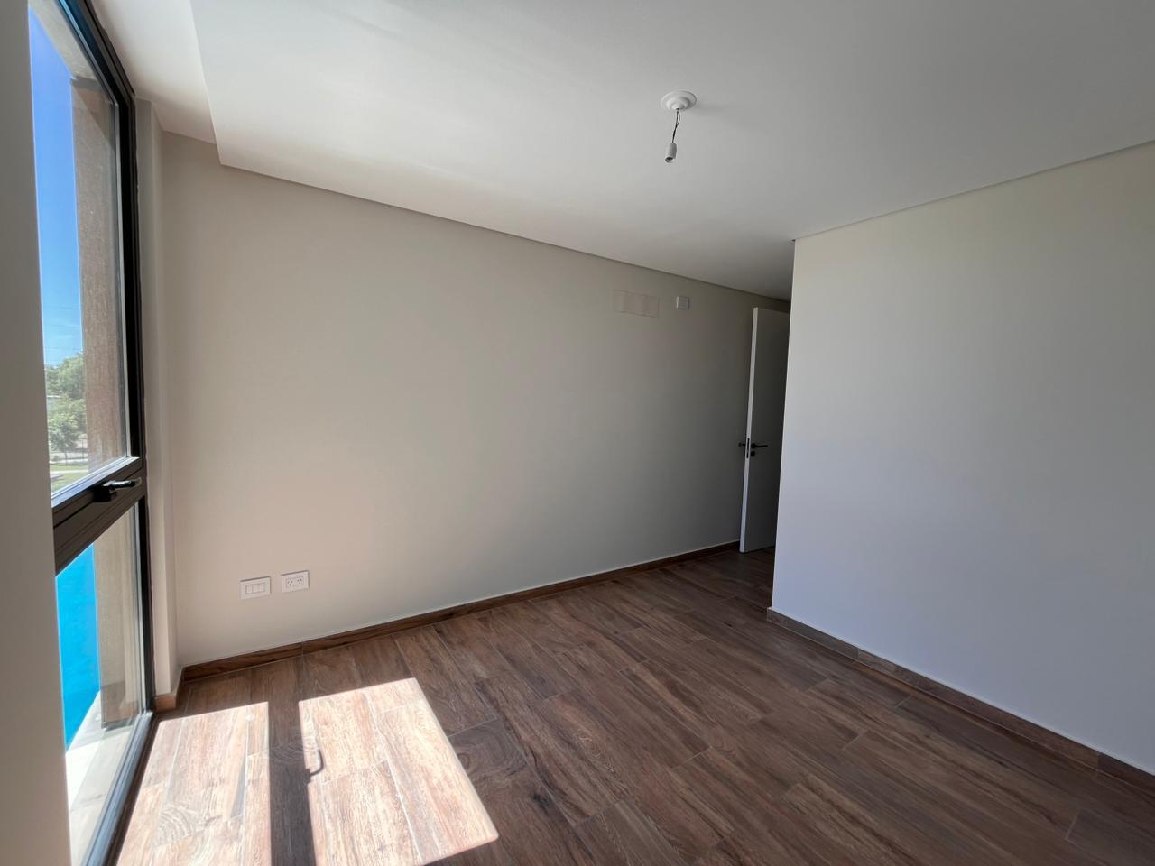 ALQUILER Depto 2 Dormitorios Cochera Seguridad Opera Plaza