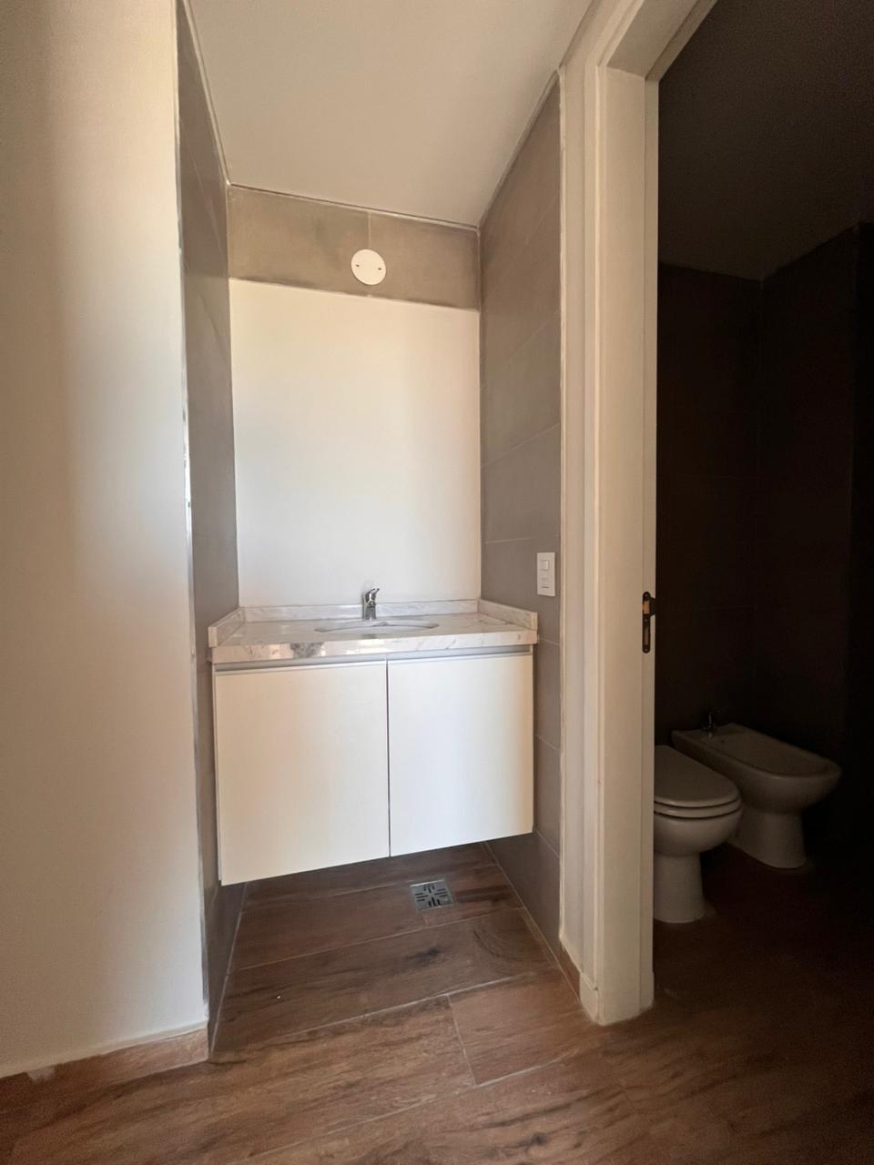 ALQUILER Depto 2 Dormitorios Cochera Seguridad Opera Plaza