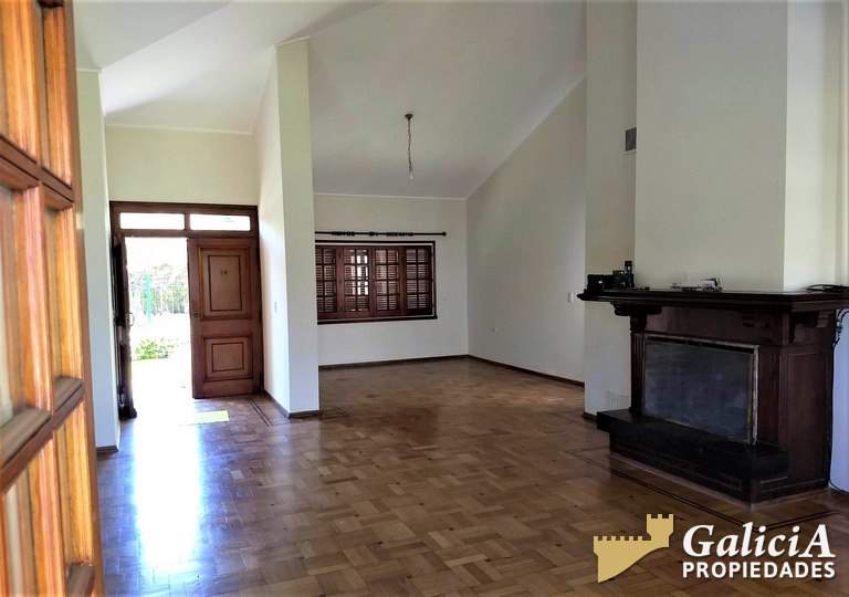 Alquiler Casona - Arguello  (entre Av R Nuñez y Av R. Martinoli)