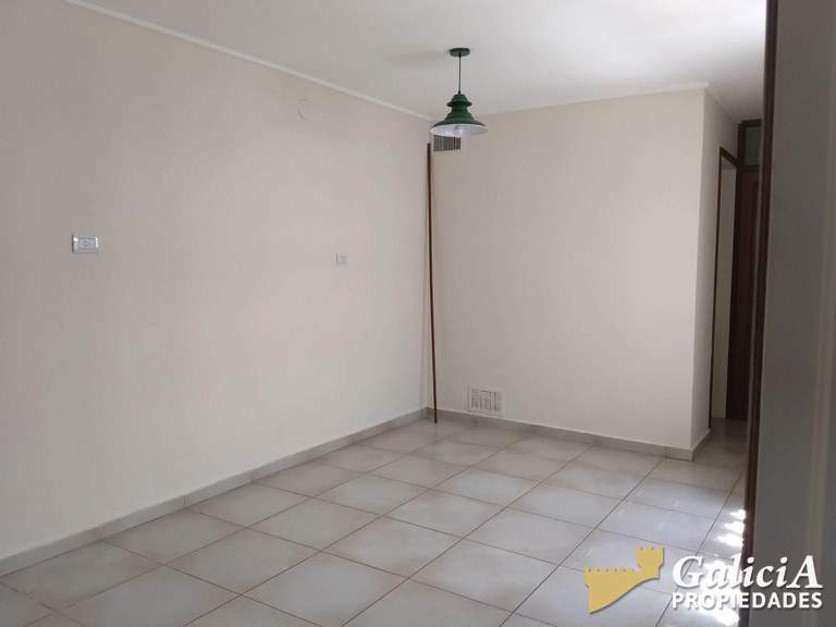 Alquiler Casona - Arguello  (entre Av R Nuñez y Av R. Martinoli)