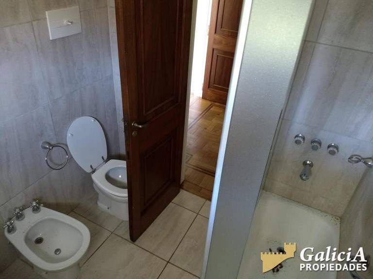 Alquiler Casona - Arguello  (entre Av R Nuñez y Av R. Martinoli)