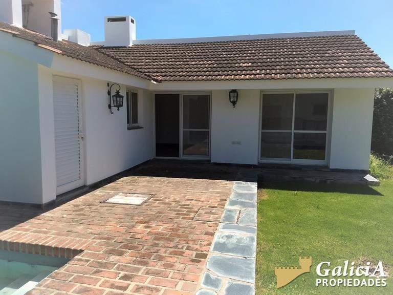 Alquiler Casona - Arguello  (entre Av R Nuñez y Av R. Martinoli)