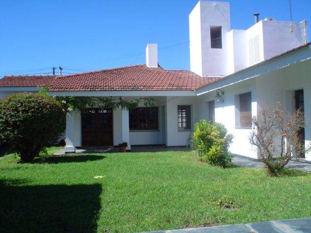 Alquiler Casona - Arguello  (entre Av R Nuñez y Av R. Martinoli)