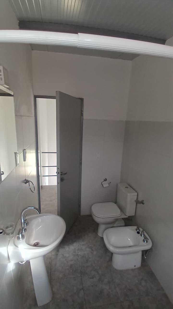 EXCELENTE DUPLEX 2 DORMITORIOS CON 2 BAÑOS A ESTRENAR!!! COCHERA $820.000.-