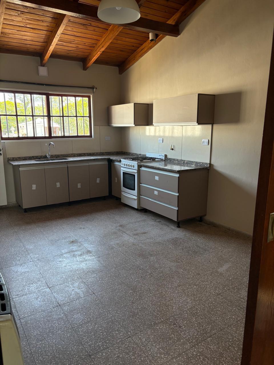 IMPECABLE 2 DORM CTERRAZA Y ASADOR  RECICLADO A NUEVO  A MTS DINO MALL