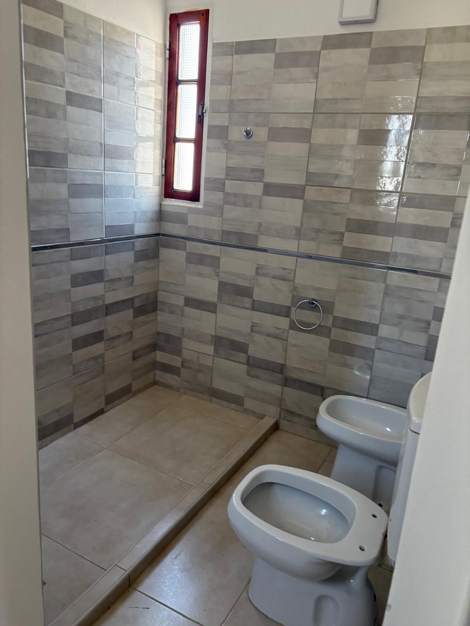 IMPECABLE 2 DORM CTERRAZA Y ASADOR  RECICLADO A NUEVO  A MTS DINO MALL