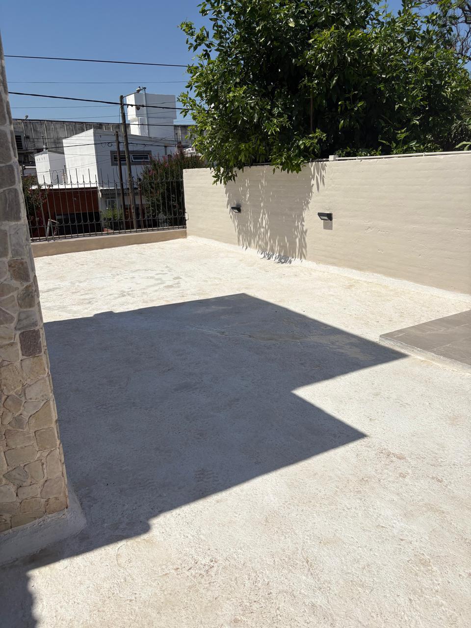 IMPECABLE 2 DORM CTERRAZA Y ASADOR  RECICLADO A NUEVO  A MTS DINO MALL