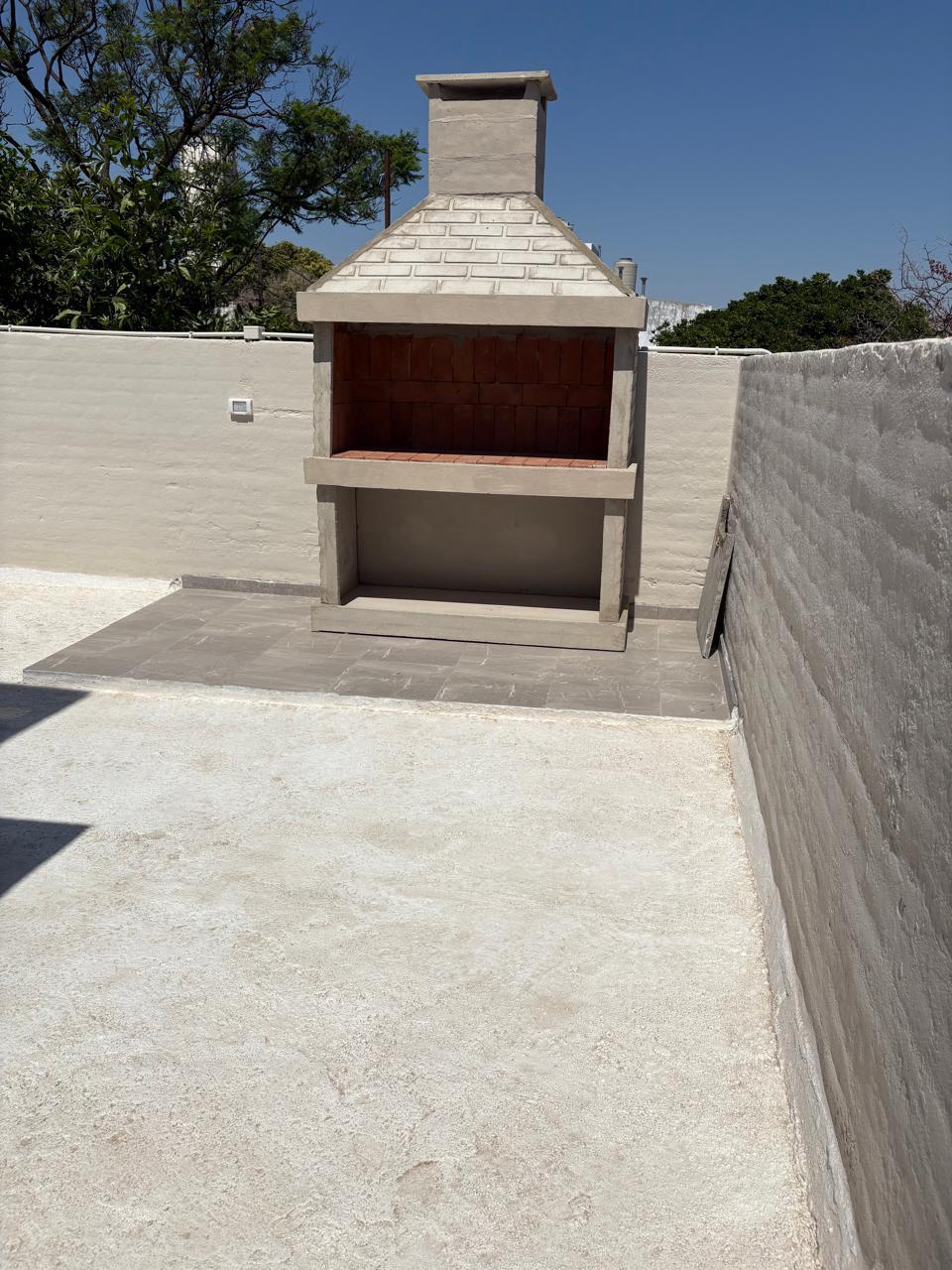 IMPECABLE 2 DORM CTERRAZA Y ASADOR  RECICLADO A NUEVO  A MTS DINO MALL