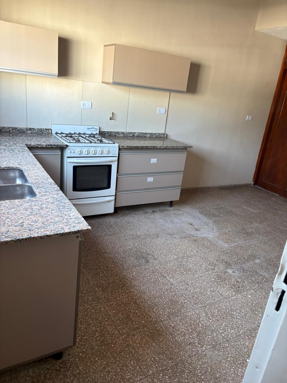 IMPECABLE 2 DORM CTERRAZA Y ASADOR  RECICLADO A NUEVO  A MTS DINO MALL