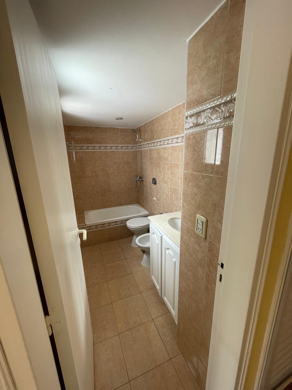 OFICINA  ALQUILER  Barrio URCA  4 AMBIENTES