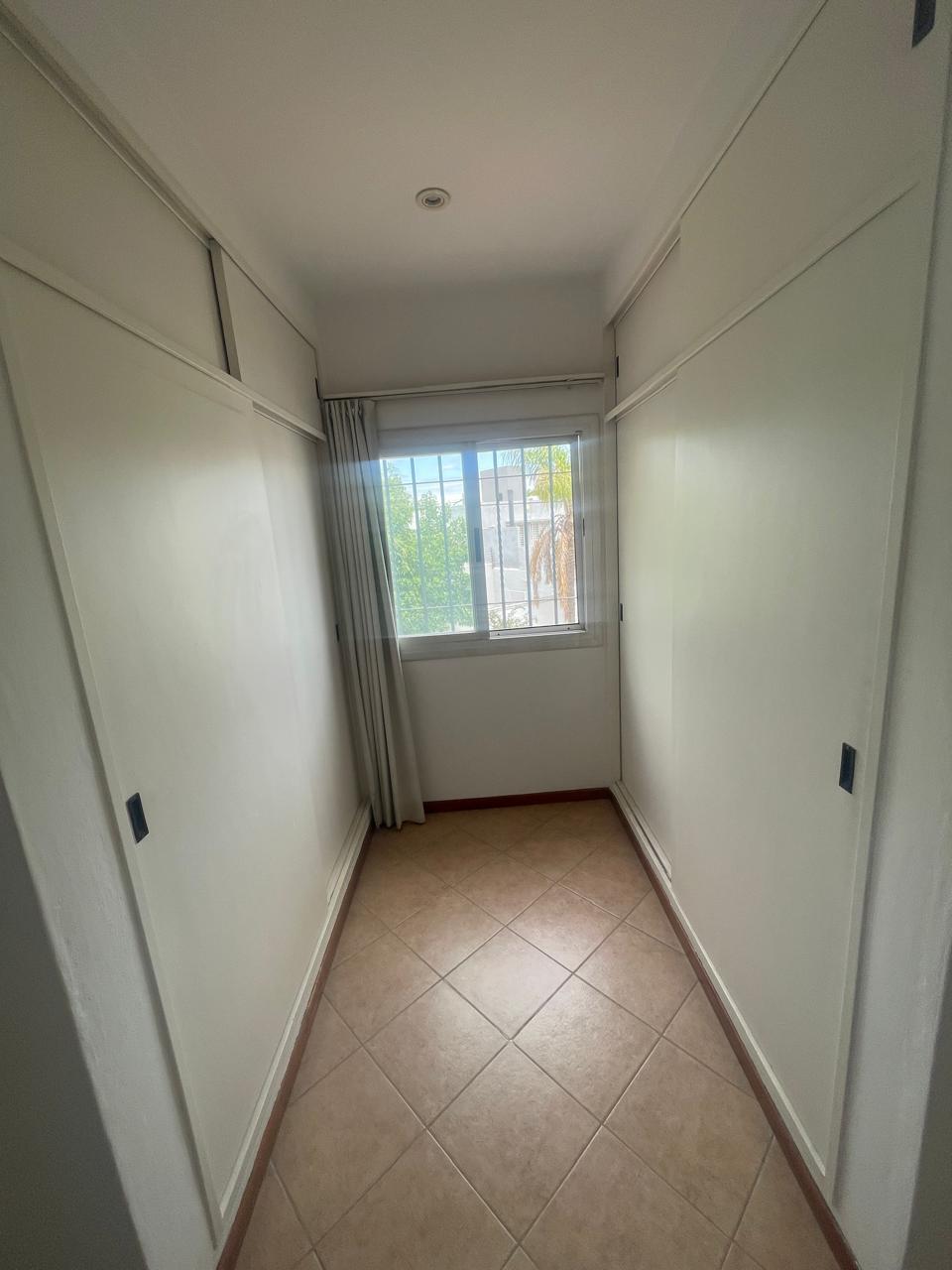 OFICINA  ALQUILER  Barrio URCA  4 AMBIENTES