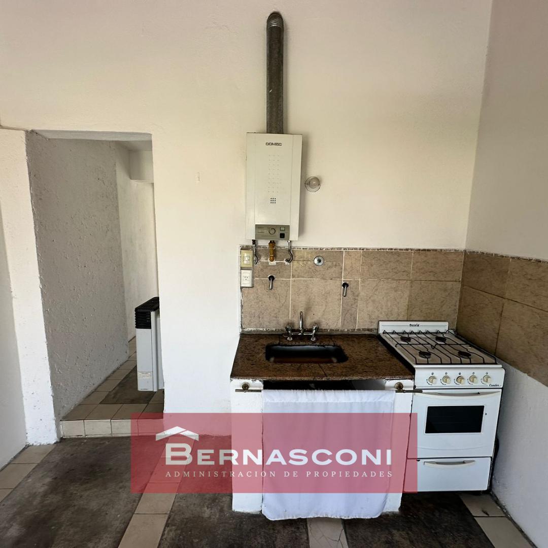 Departamento 1 Dormitorio  Segundo Piso por Escalera  Barrio Jardín  Zona Sur