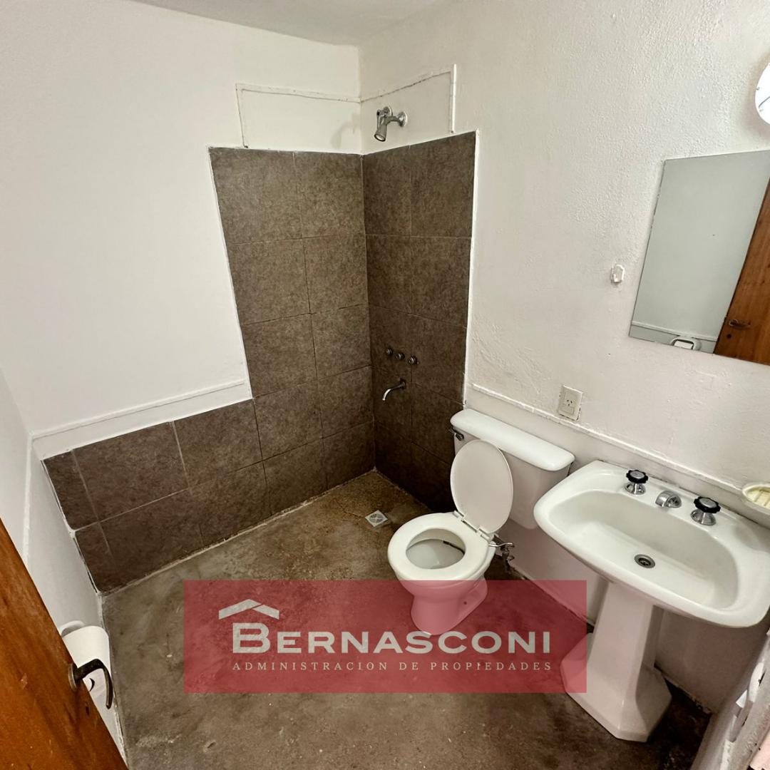 Departamento 1 Dormitorio  Segundo Piso por Escalera  Barrio Jardín  Zona Sur