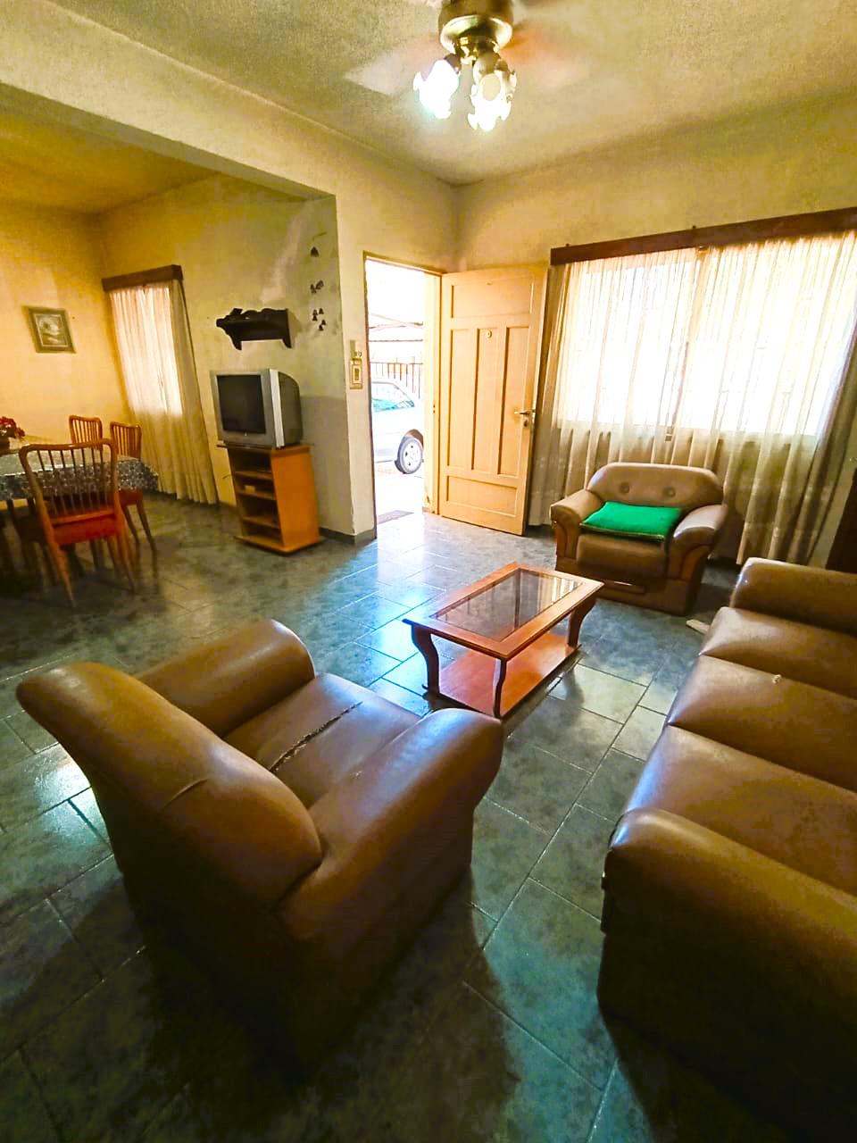Amplia casa en venta B Los Gigantes