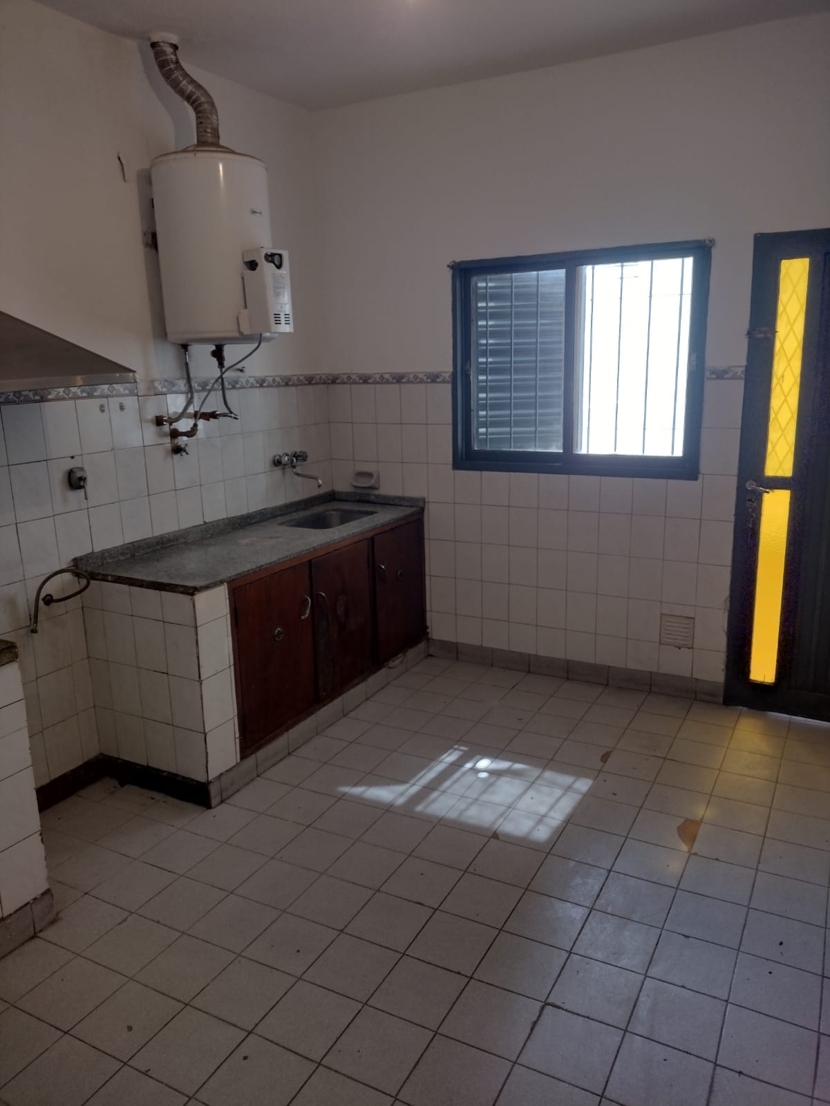 CASA EN ALQUILER DOS DORMITORIOS ALTO ALBERDI - LA RIOJA 2582