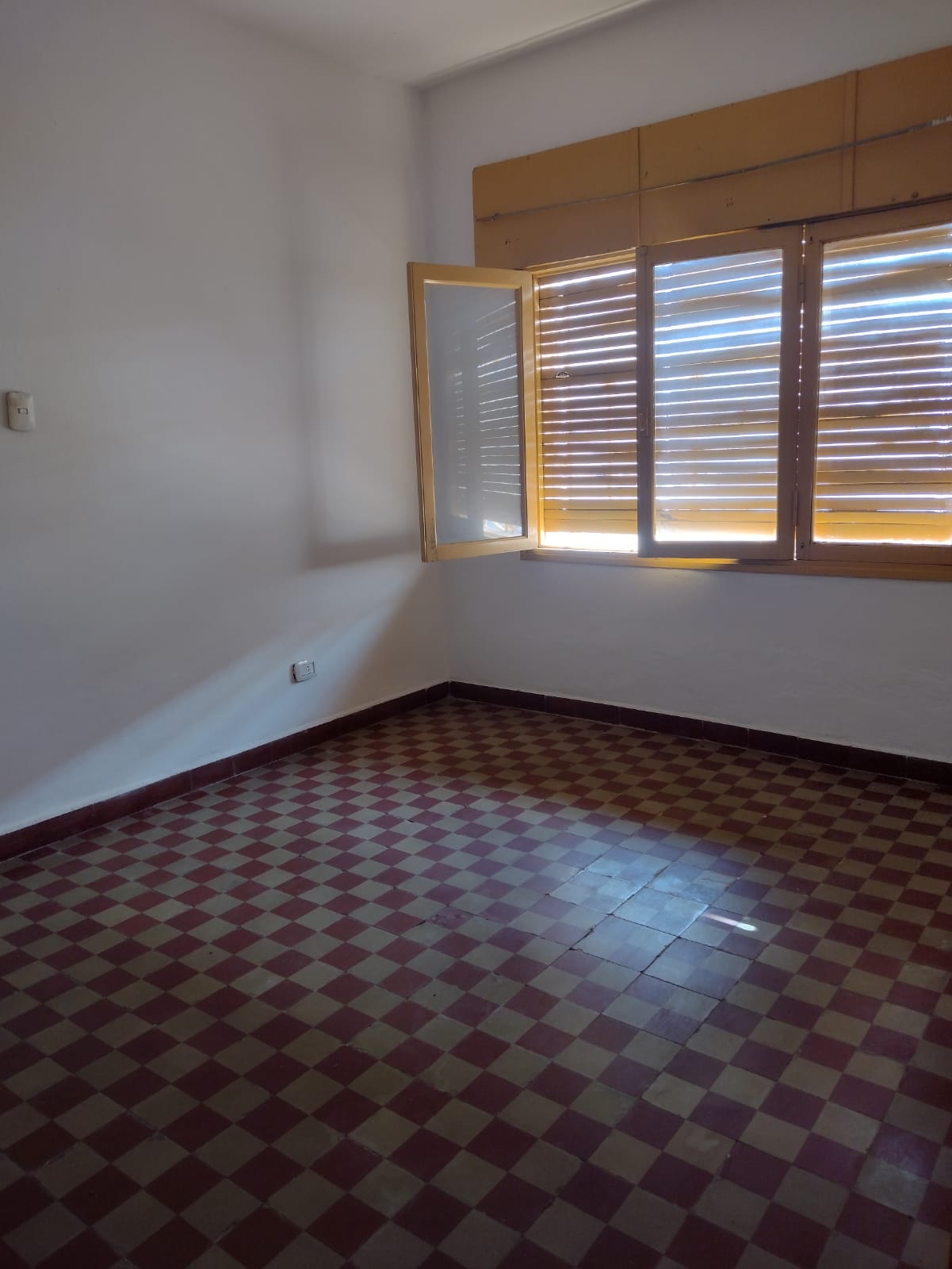 CASA EN ALQUILER DOS DORMITORIOS ALTO ALBERDI - LA RIOJA 2582
