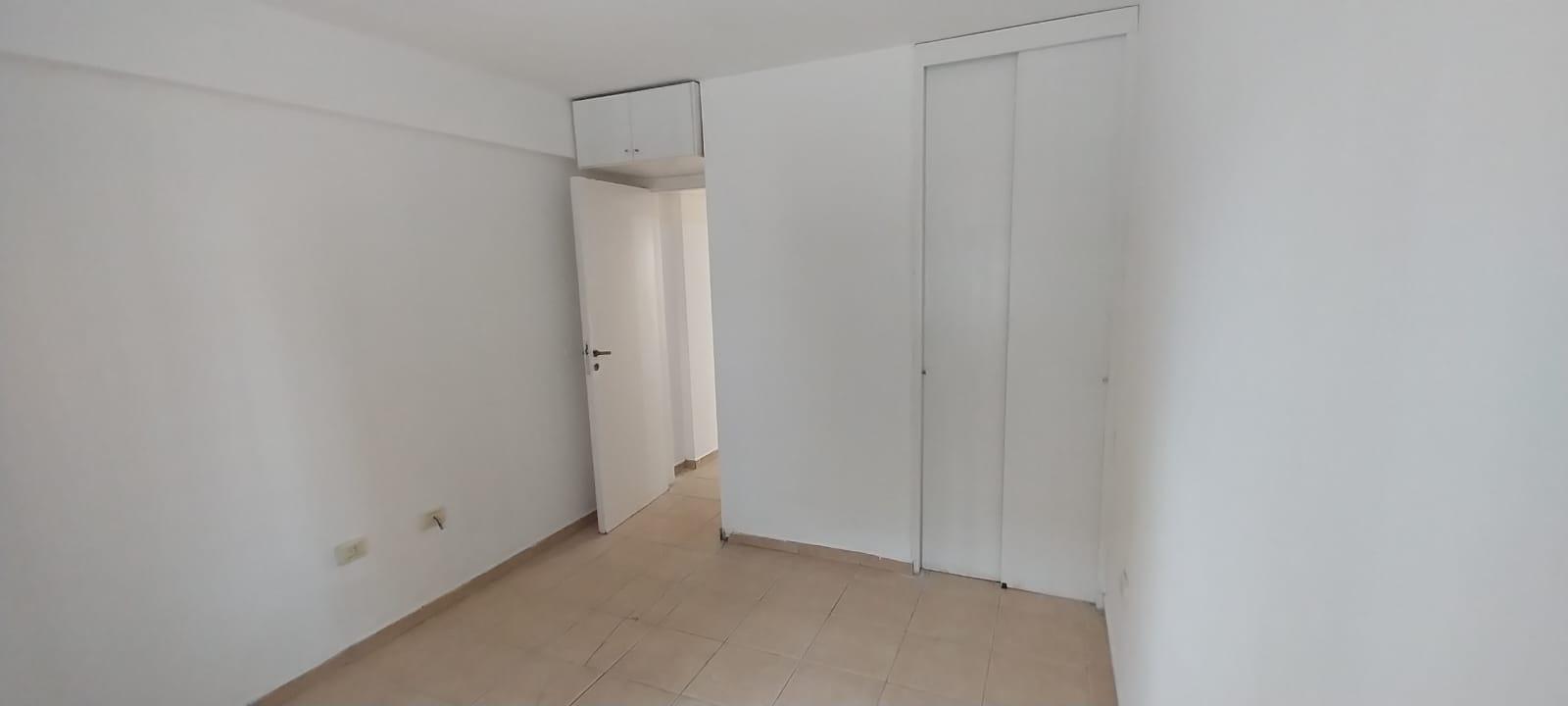 DEPARTAMENTO EN ALQUILER A UNA CUADRA DE AV. COLON EN CALLE AGUIRRE CAMARA