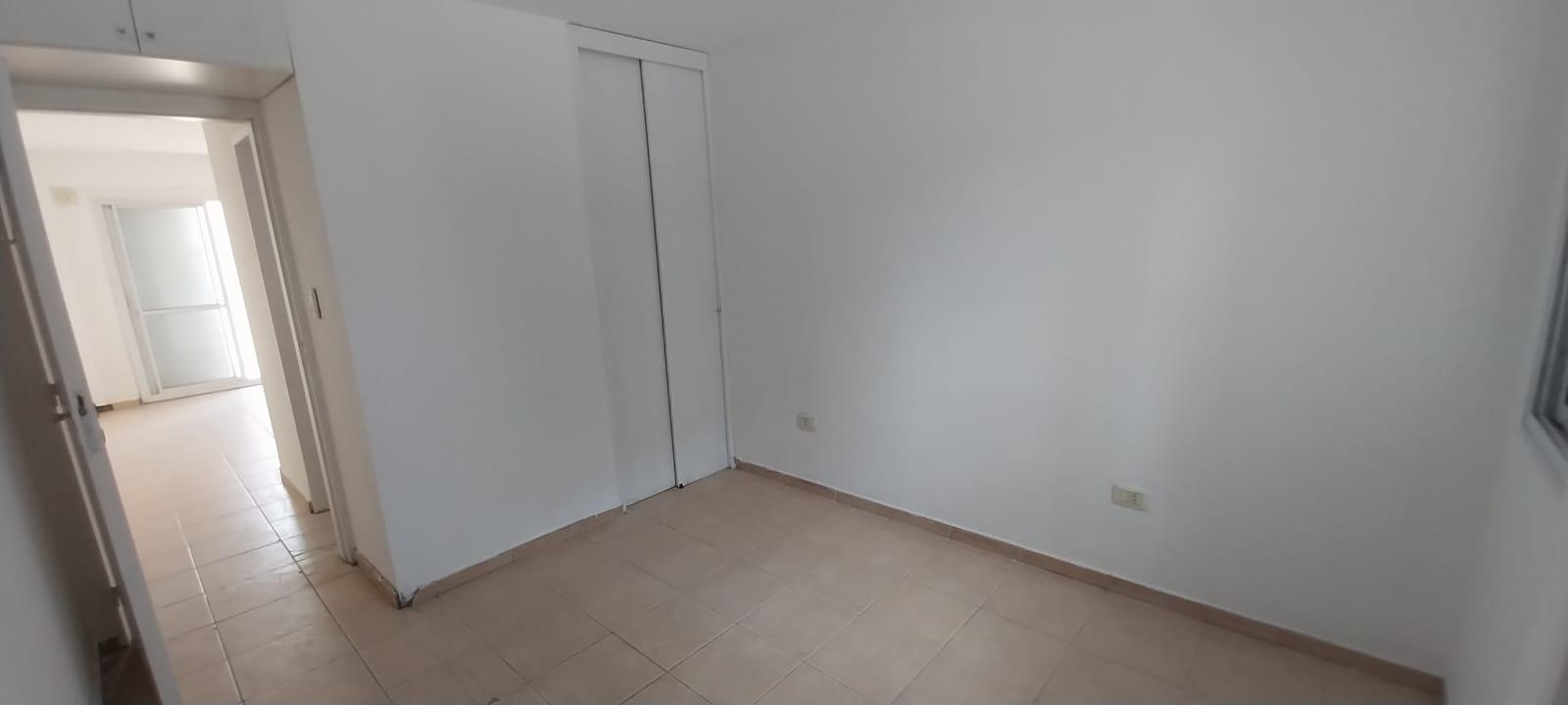 DEPARTAMENTO EN ALQUILER A UNA CUADRA DE AV. COLON EN CALLE AGUIRRE CAMARA