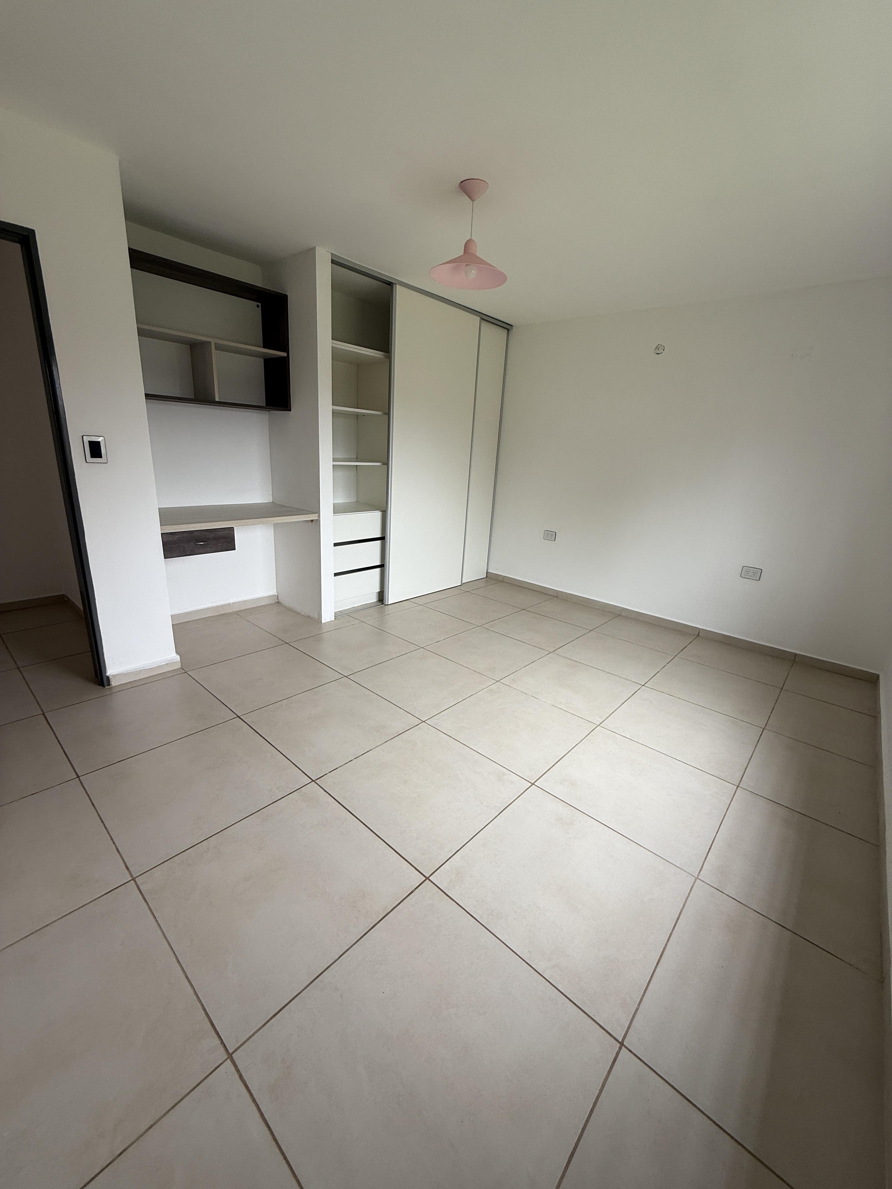 VENTA HERMOSA CASA- ESCRITURA- COLONIA TIROLESA