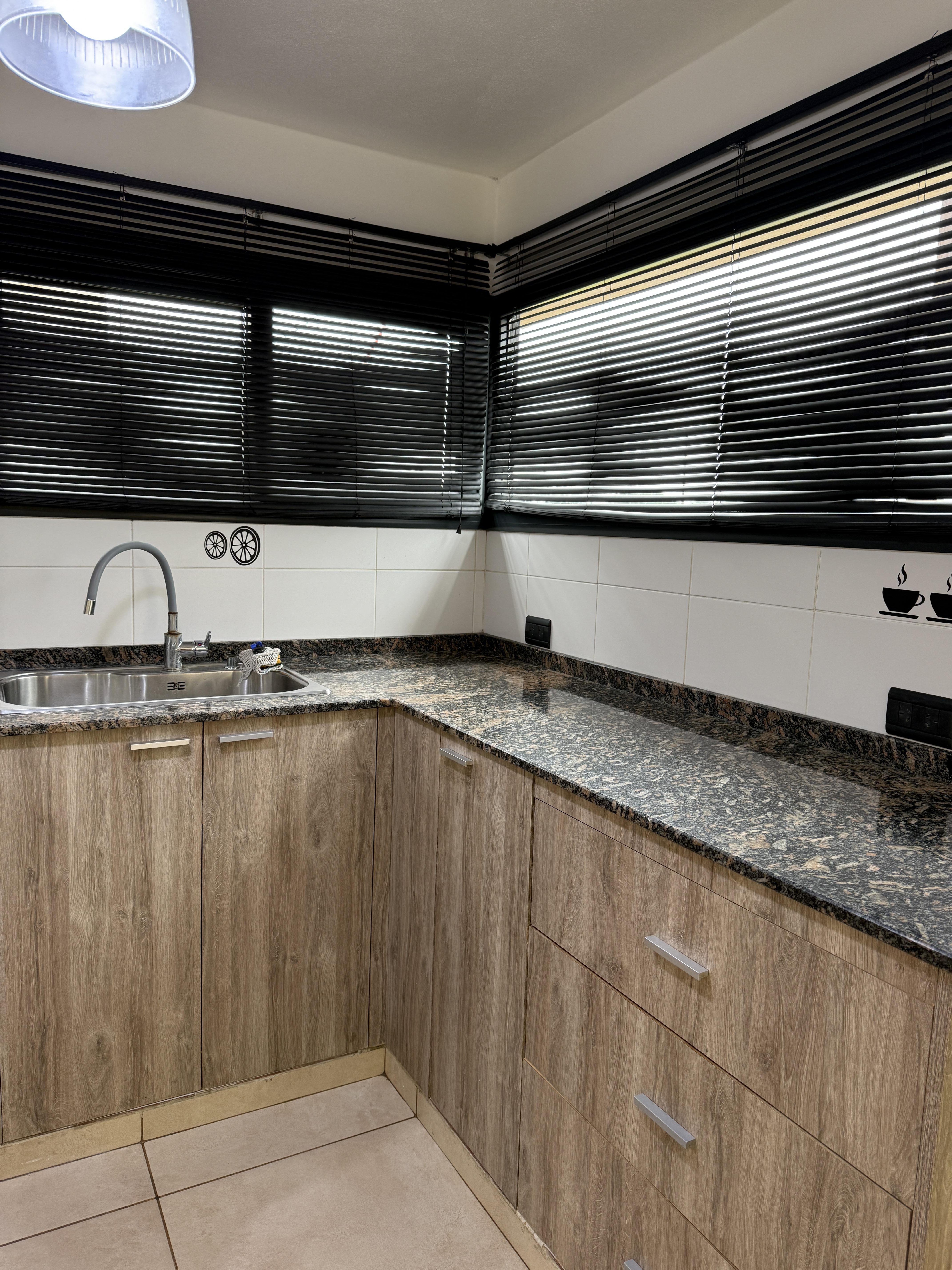 VENTA HERMOSA CASA- ESCRITURA- COLONIA TIROLESA