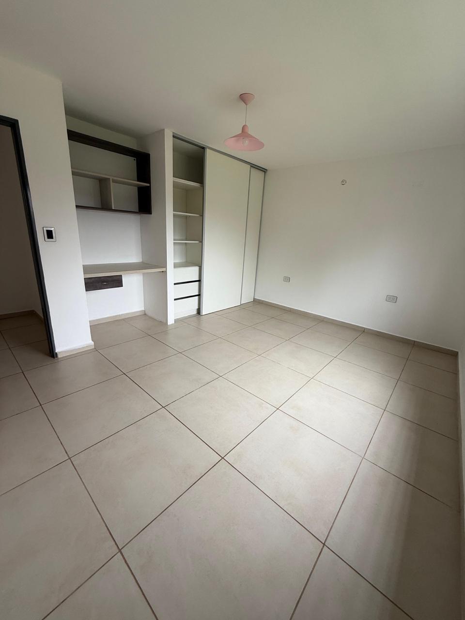 VENTA HERMOSA CASA- ESCRITURA- COLONIA TIROLESA