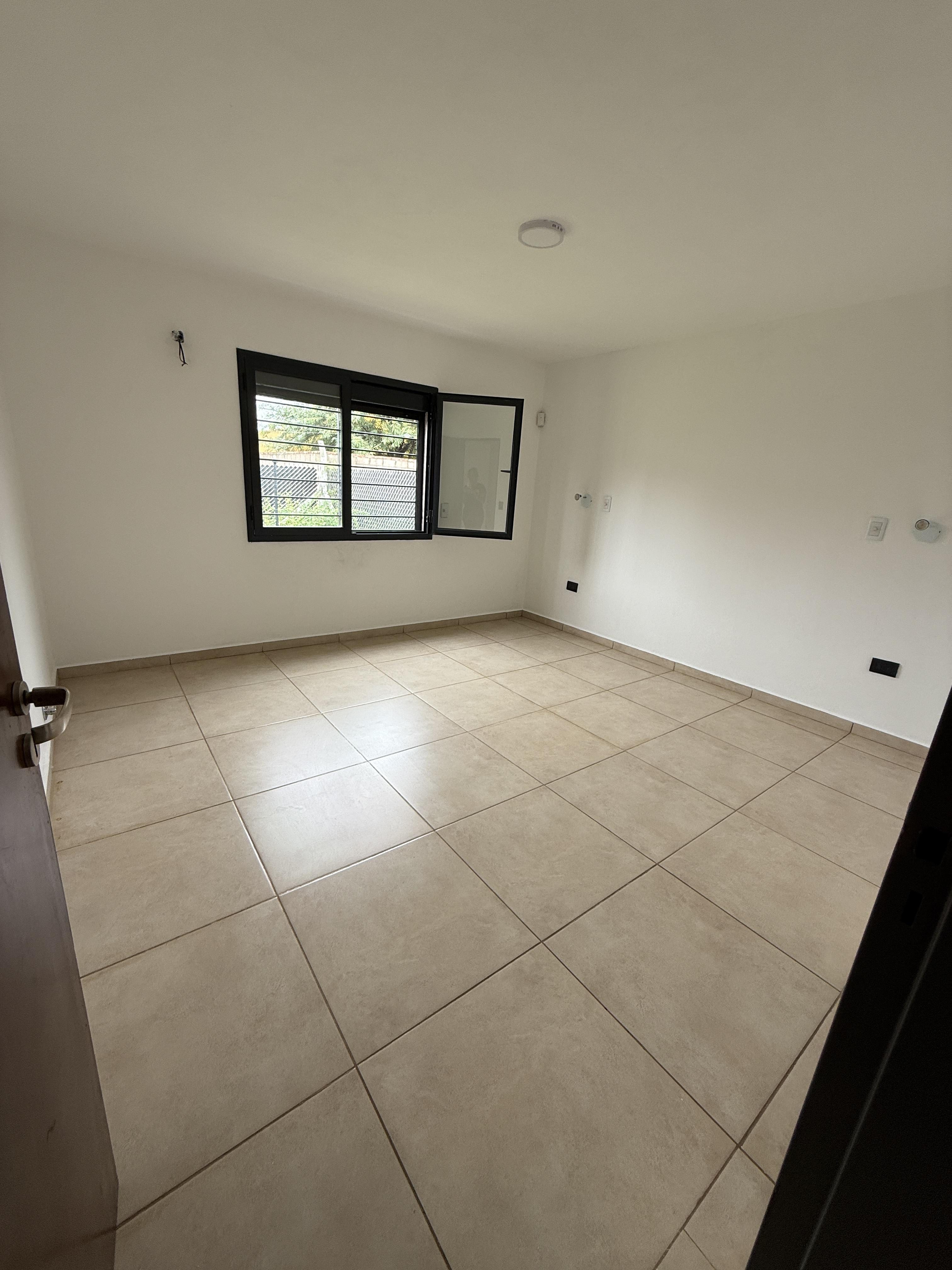 VENTA HERMOSA CASA- ESCRITURA- COLONIA TIROLESA