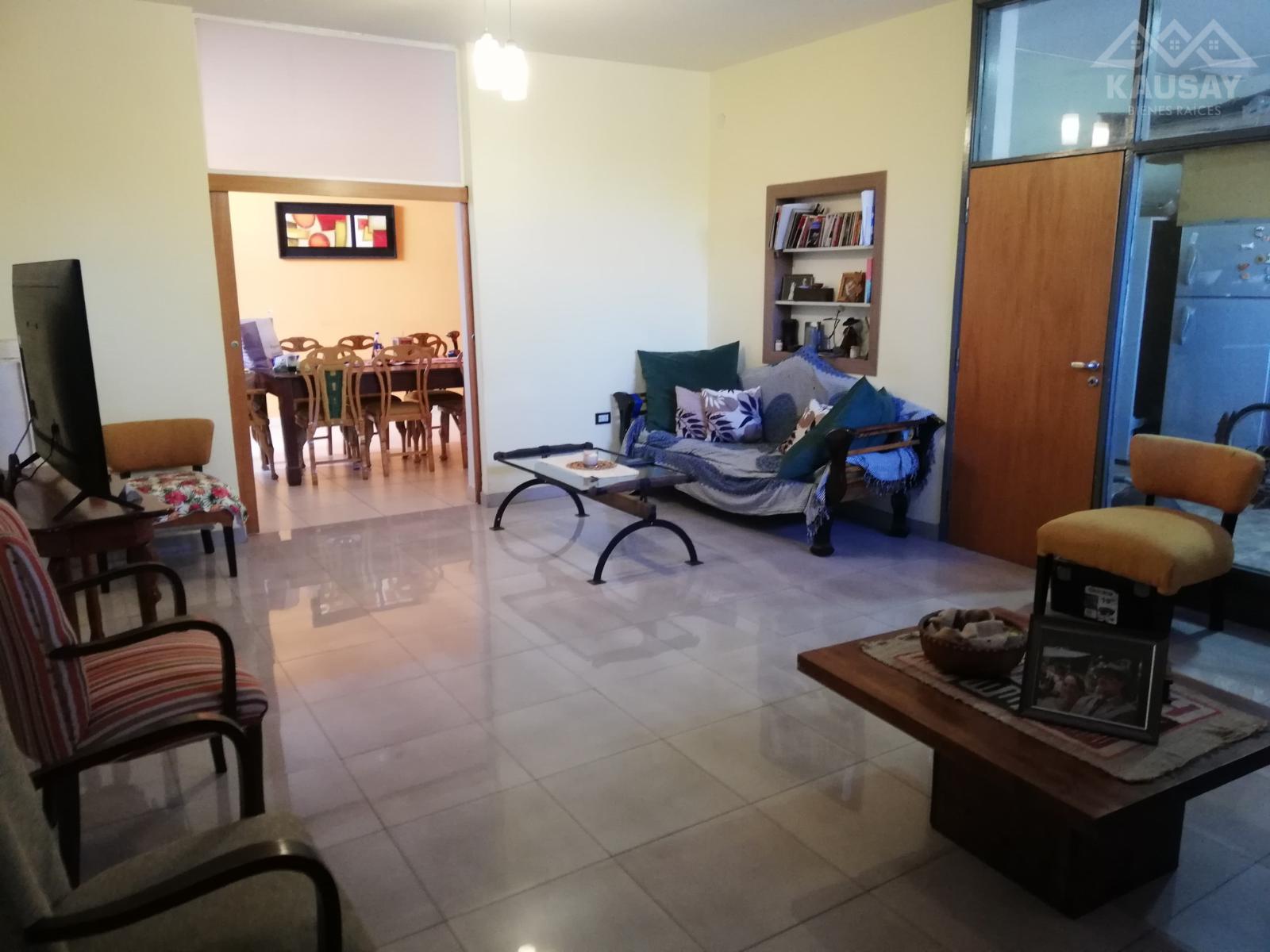 Oportunidad Única en Villa Cabrera: Casa  Oficina Independiente