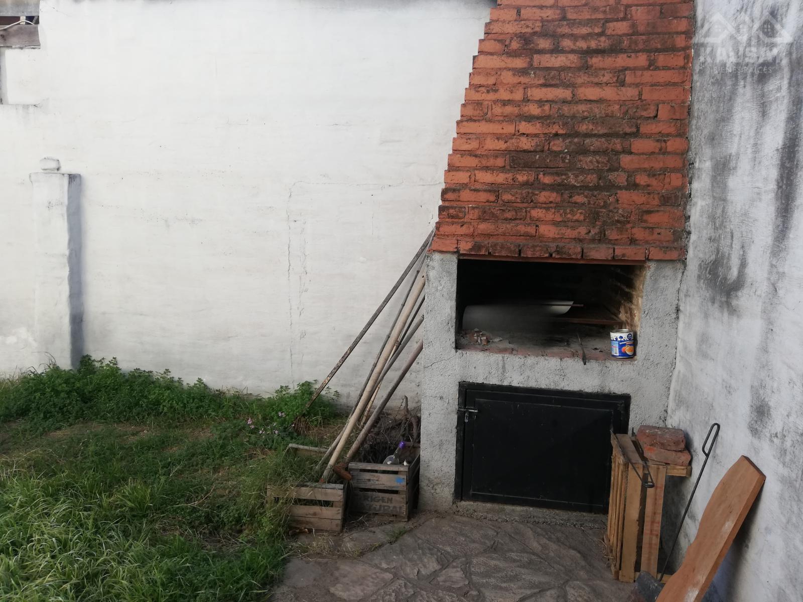 Oportunidad Única en Villa Cabrera: Casa  Oficina Independiente