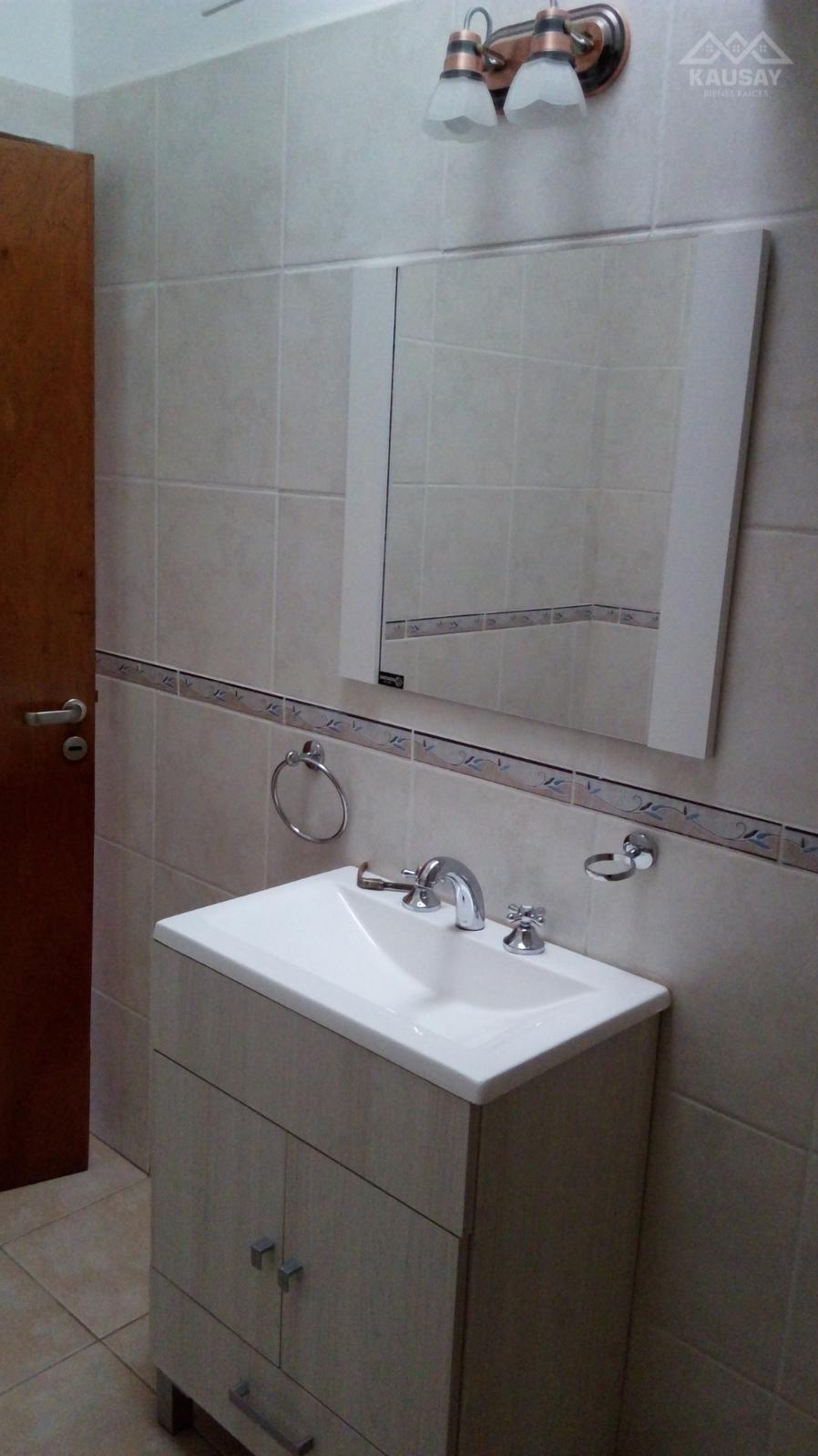 Oportunidad Única en Villa Cabrera: Casa  Oficina Independiente