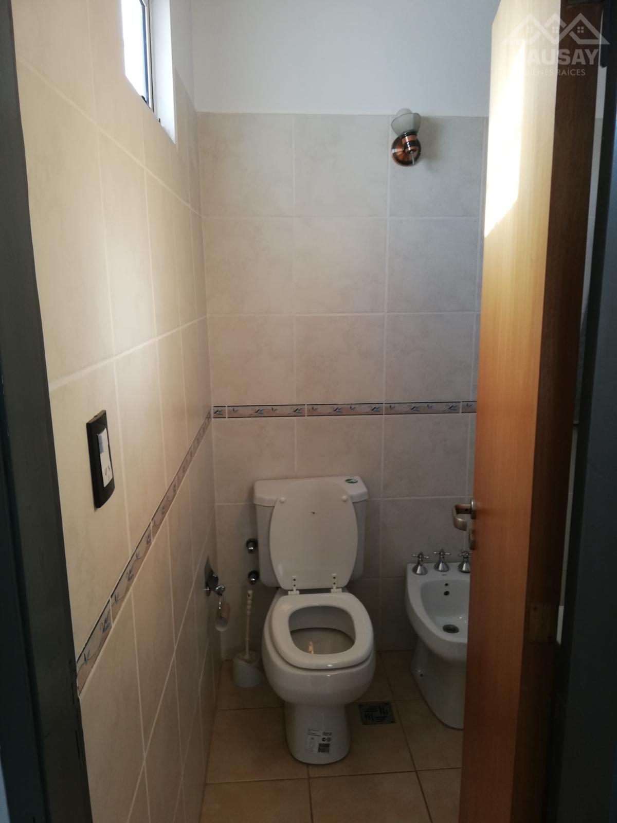 Oportunidad Única en Villa Cabrera: Casa  Oficina Independiente