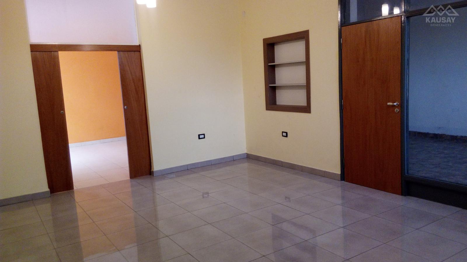 Oportunidad Única en Villa Cabrera: Casa  Oficina Independiente