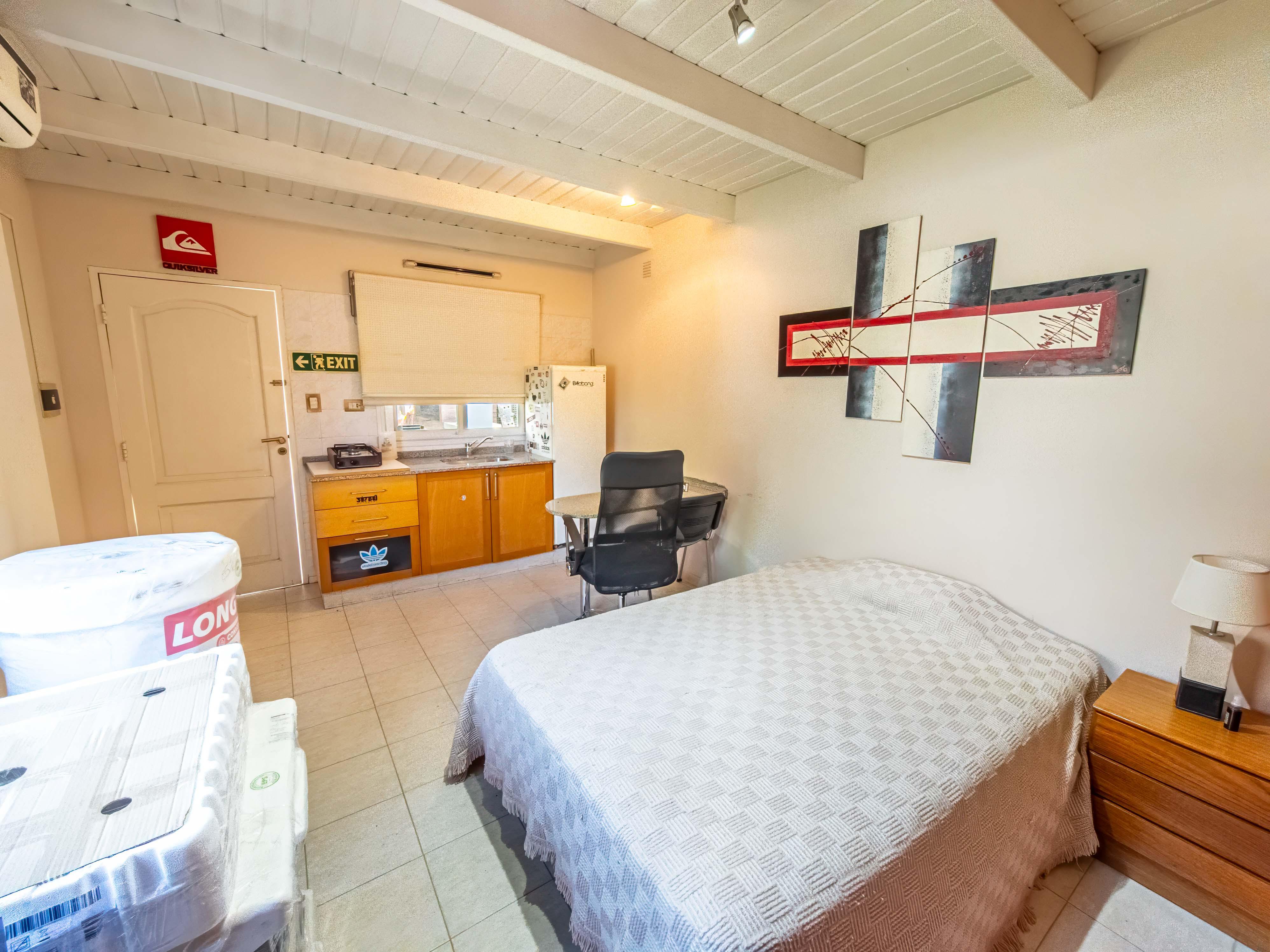 JOYA DE ARQUITECTURA EN COUNTRY JOCKEY CLUB CÓRDOBA  3 Dormitorios, Piscina y Lote Espectacular