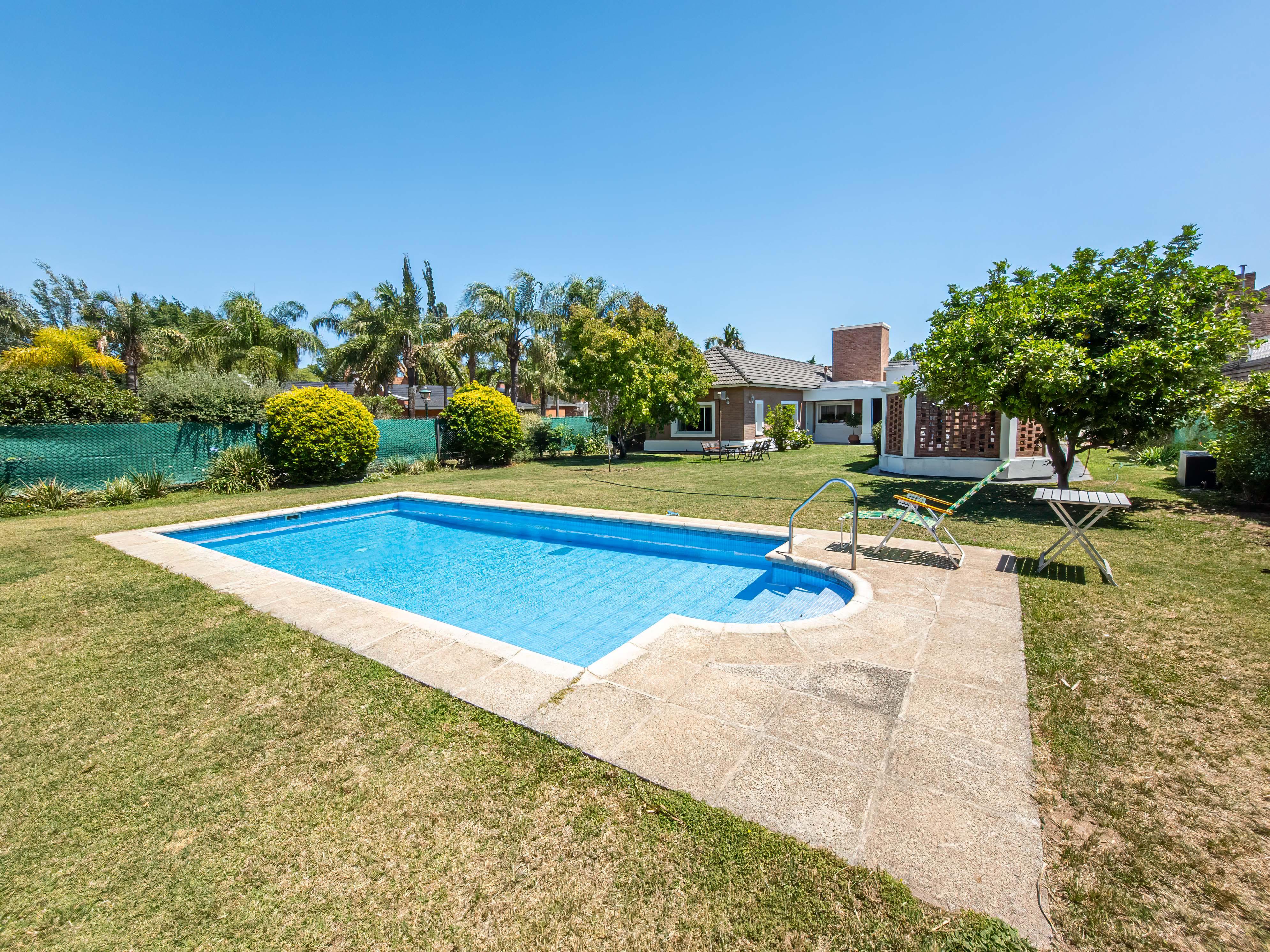 JOYA DE ARQUITECTURA EN COUNTRY JOCKEY CLUB CÓRDOBA  3 Dormitorios, Piscina y Lote Espectacular